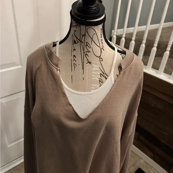 URBAN OUTFITTERS OUT FROM UNDER NOTCH NECK CREW NECK - Picture 2 of 5
